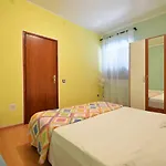 Zena Apartment Murter