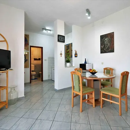 Zena Apartman Murter